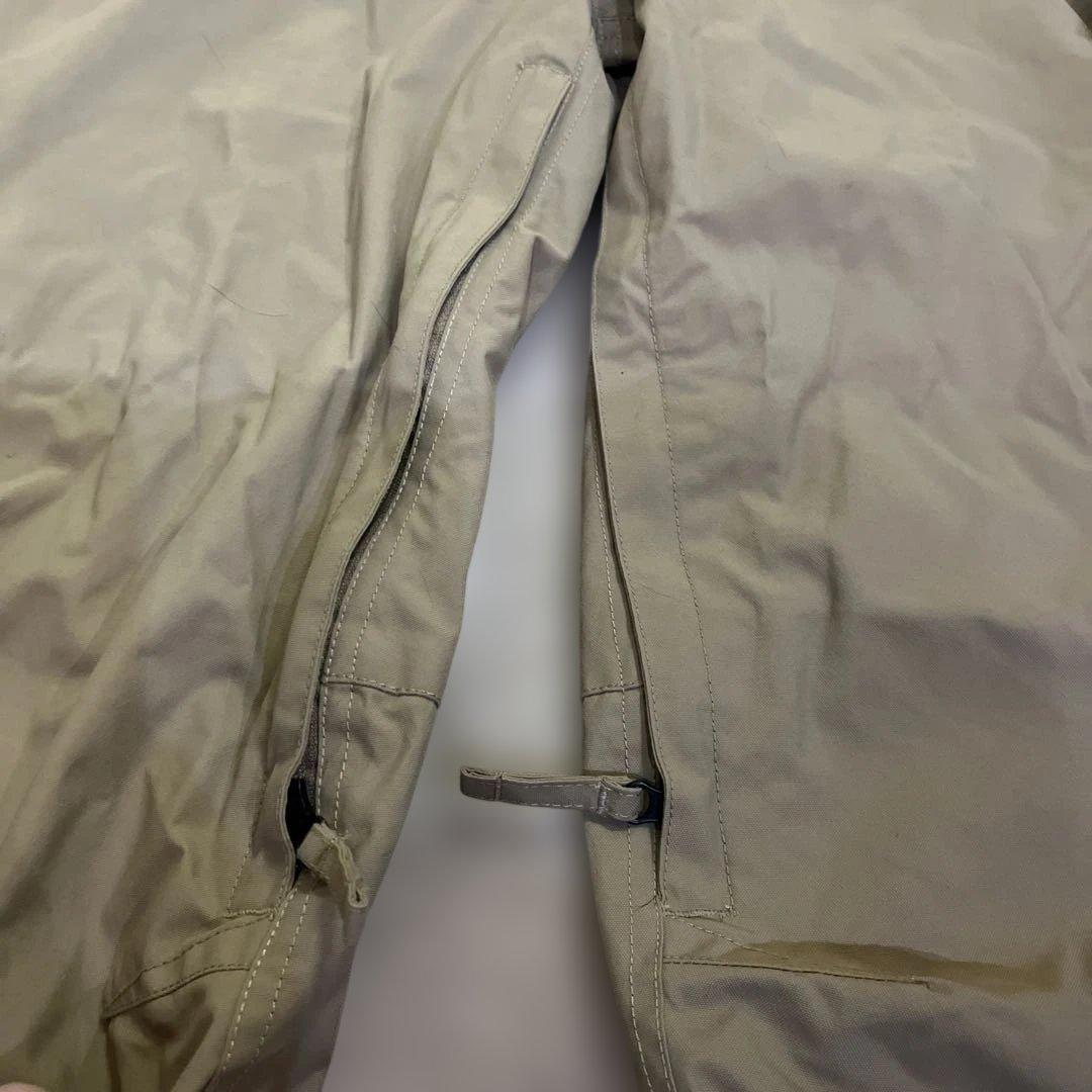 686シックスエイトシックス スノーボードパンツ ベージュ防水透湿 メンズxs