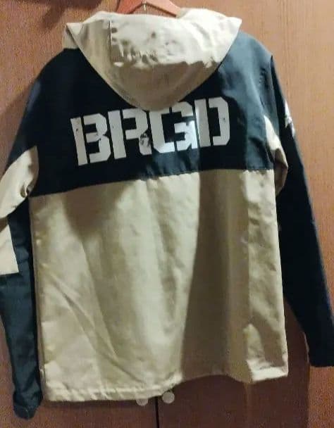 【期間限定値下げ】バスブリゲード　BRGD マウンテンパーカー 黒/ベージュ