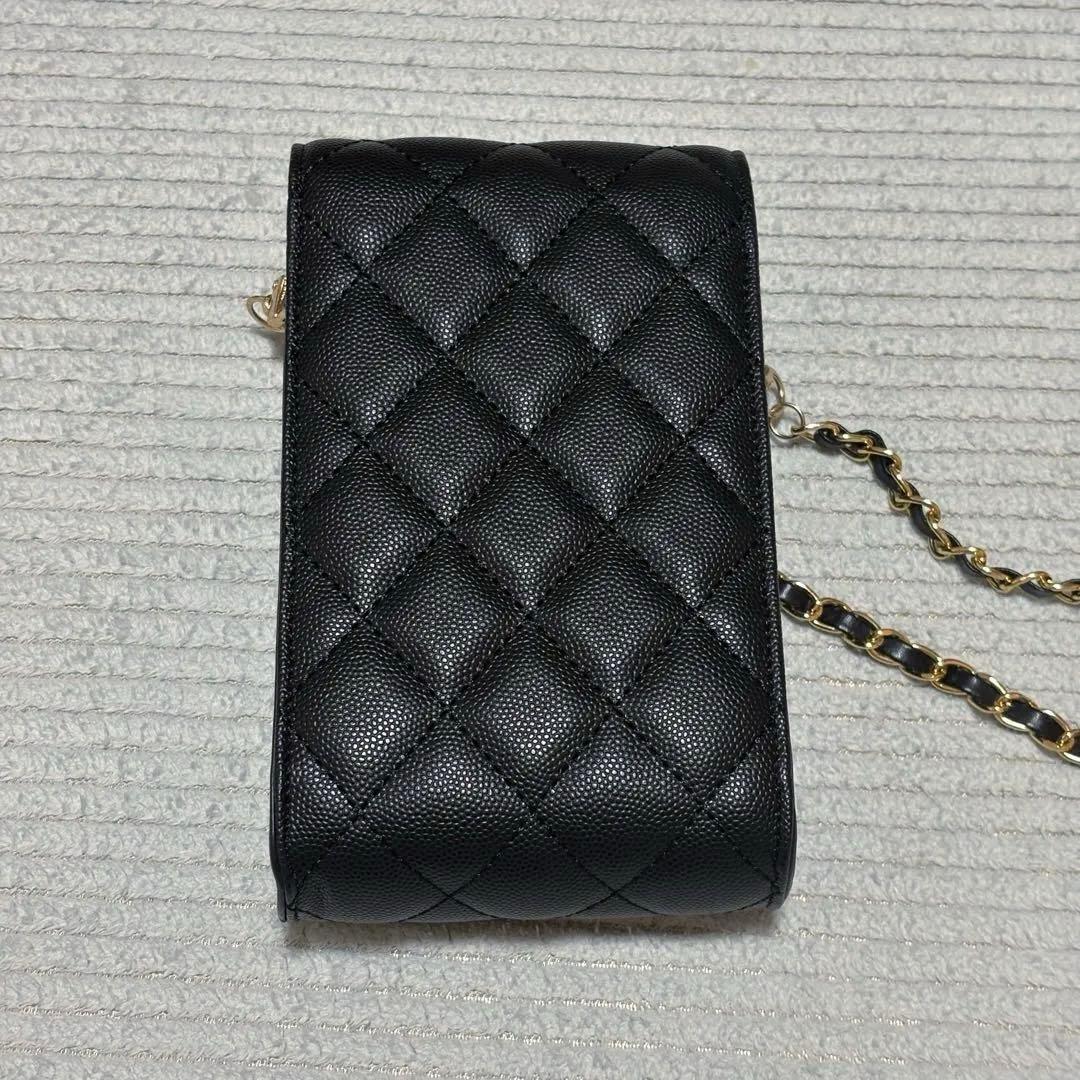マトラッセ　スマホショルダーバッグ