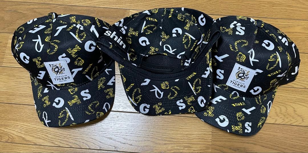 阪神タイガース球場配布キャップ　バンダナ　タオル　Tシャツ　甲子園開幕戦ファン感