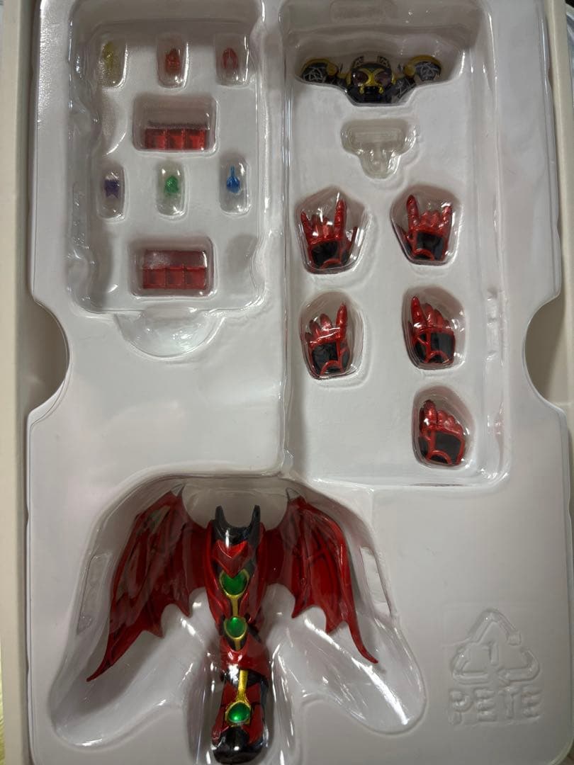 真骨彫　仮面ライダーキバ