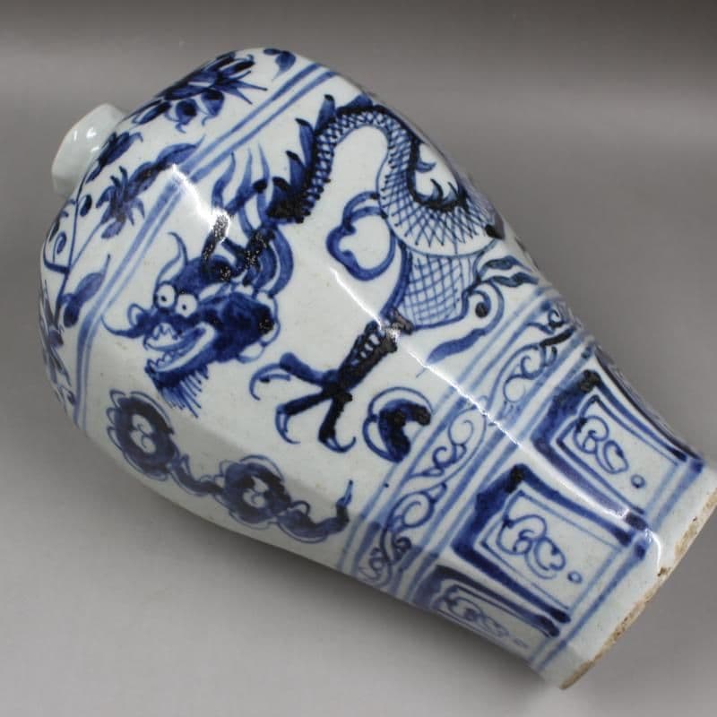 元青花纏枝雲竜紋梅瓶 景徳鎮 陶磁器 装飾品 現代工芸品 美術品 置物