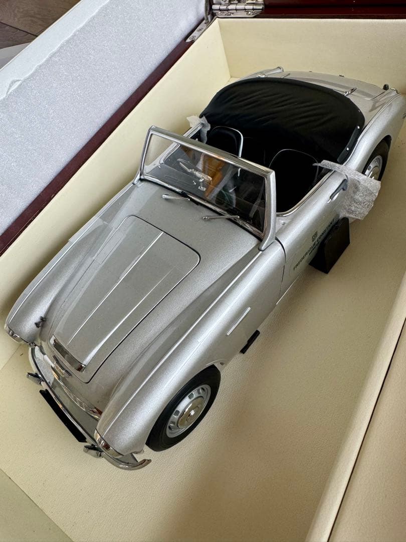 フレデリック・コンスタント × オースティン・ヒーレー モデルカー＆時計ボックス
