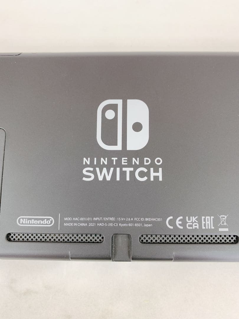 。Nintendo Switch HAC-001 本体　HAC-011