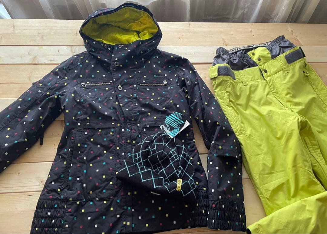 Burtonトップス＆Ｏｐボトムス【Ｍ～L】上下美品セット＋オマケ付き