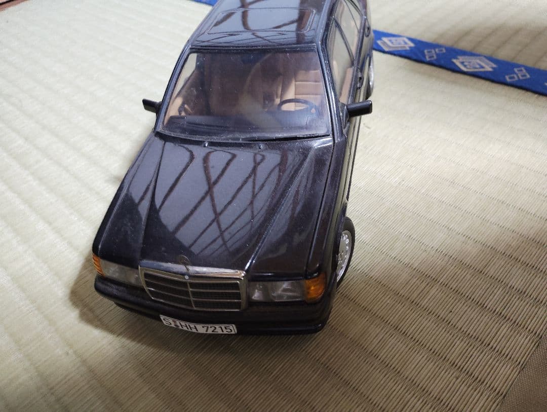 ミニカー AUTOart Mercedes-Benz 190E 2.3-16 1/18