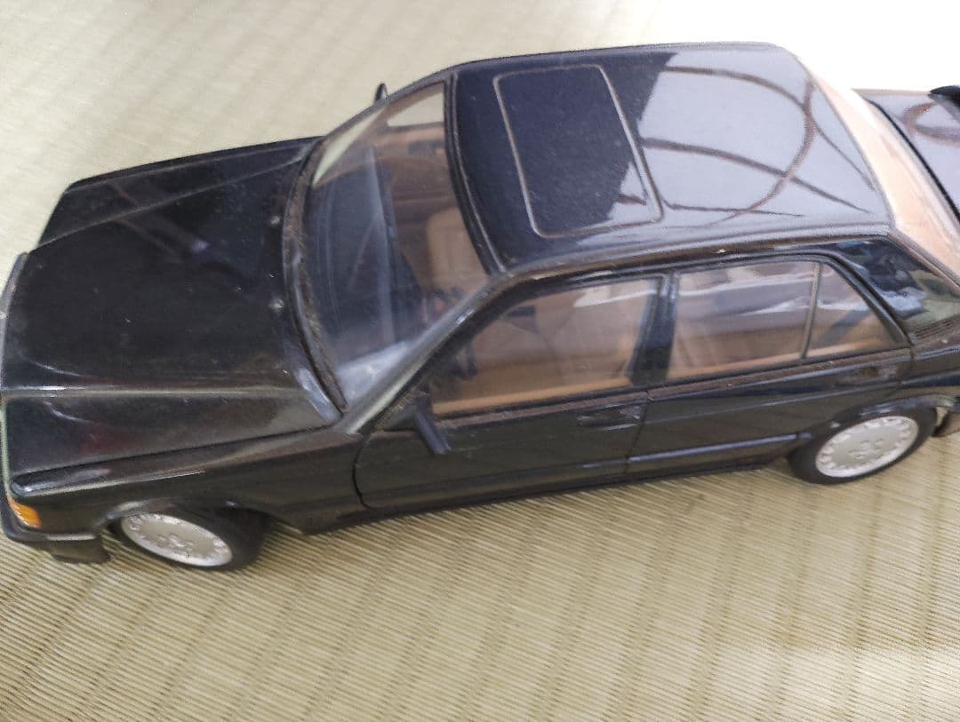 ミニカー AUTOart Mercedes-Benz 190E 2.3-16 1/18