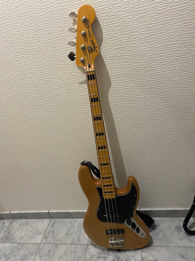 ベース Squier Classic Vibe '70s Jazz Bass