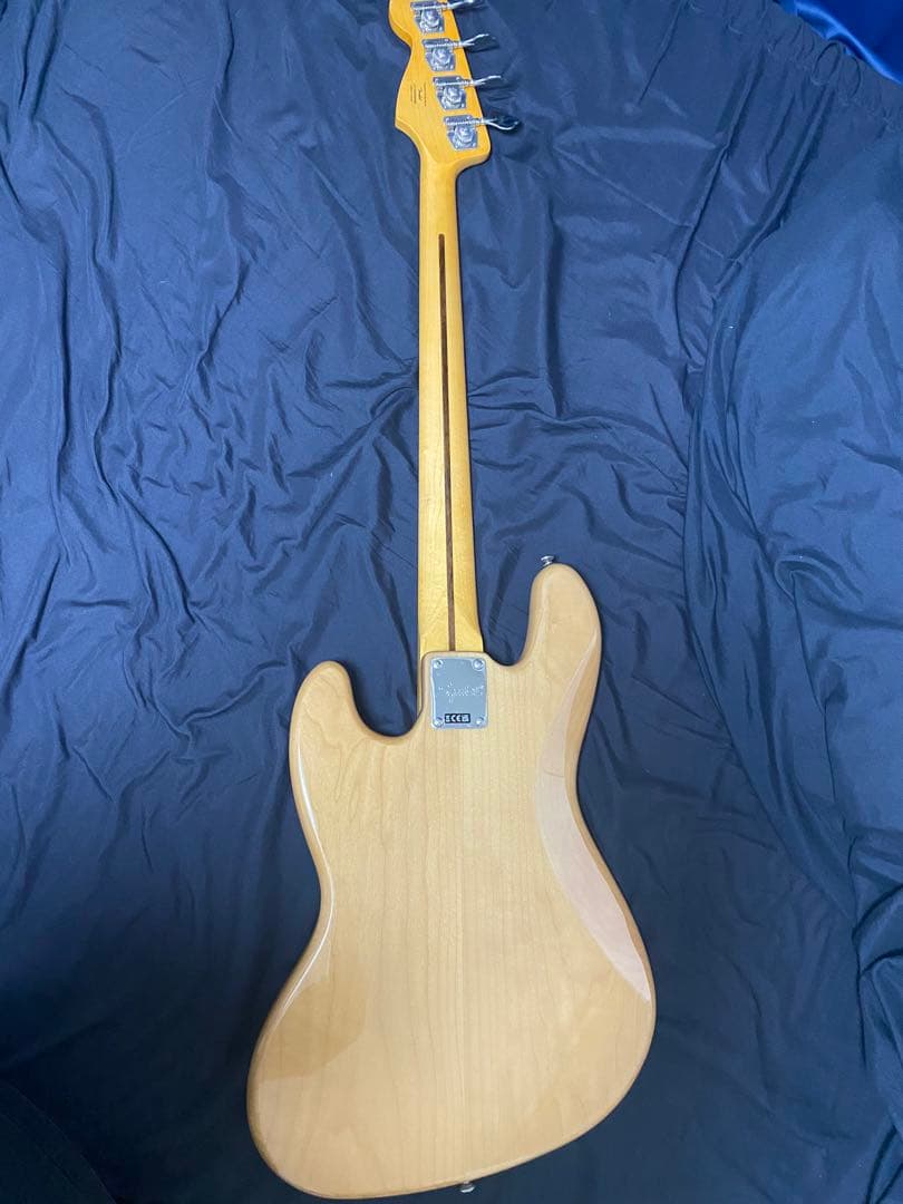 ベース Squier Classic Vibe '70s Jazz Bass