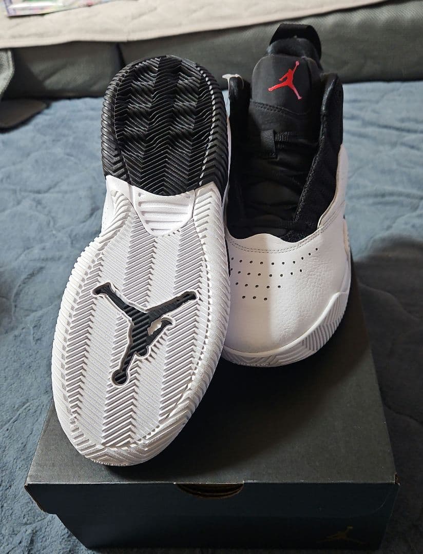 JORDAN　STAY LOYAL