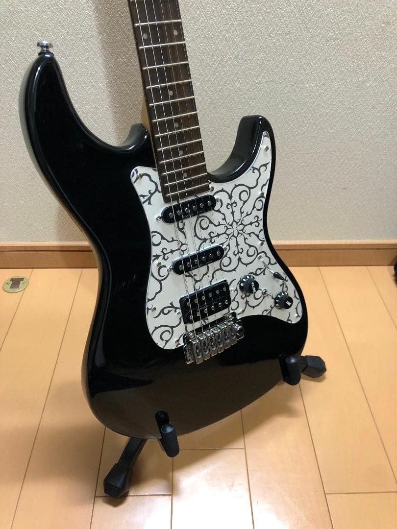 Elioth S305　ストラトキャスタータイプ
