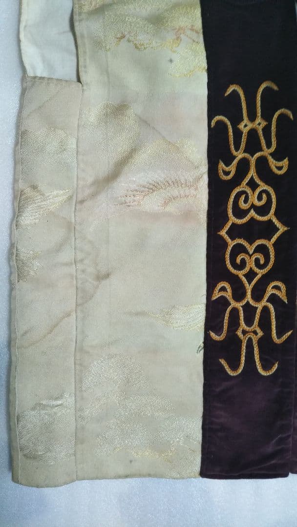 (2月限定)アイヌ伝統衣装!　豪華金色刺繍