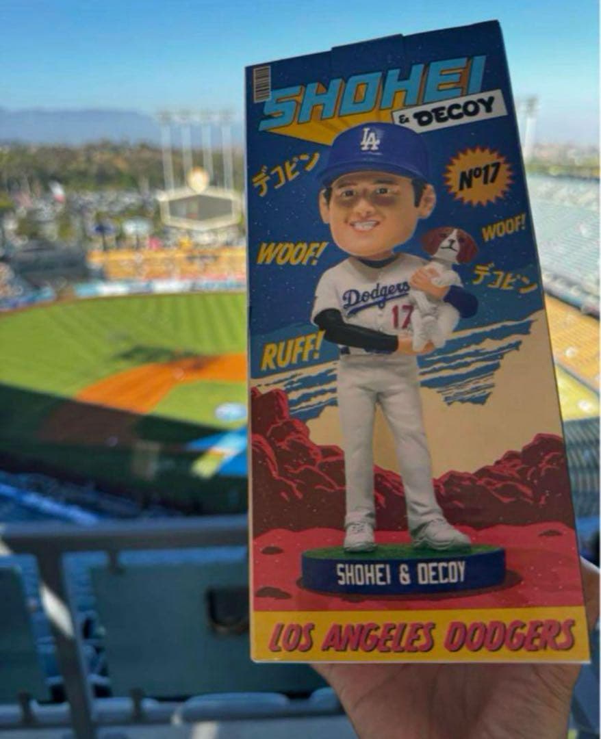 大谷翔平　デコピン　ボブルヘッド　ゴールド　来場者限定　1700体　新品