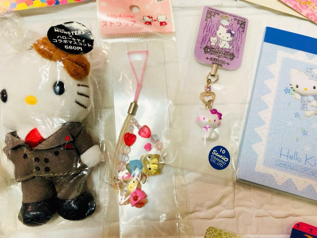 ☆レア☆ ハローキティ ぬいぐるみ　ストラップ　メモ　ポストカード等　20点