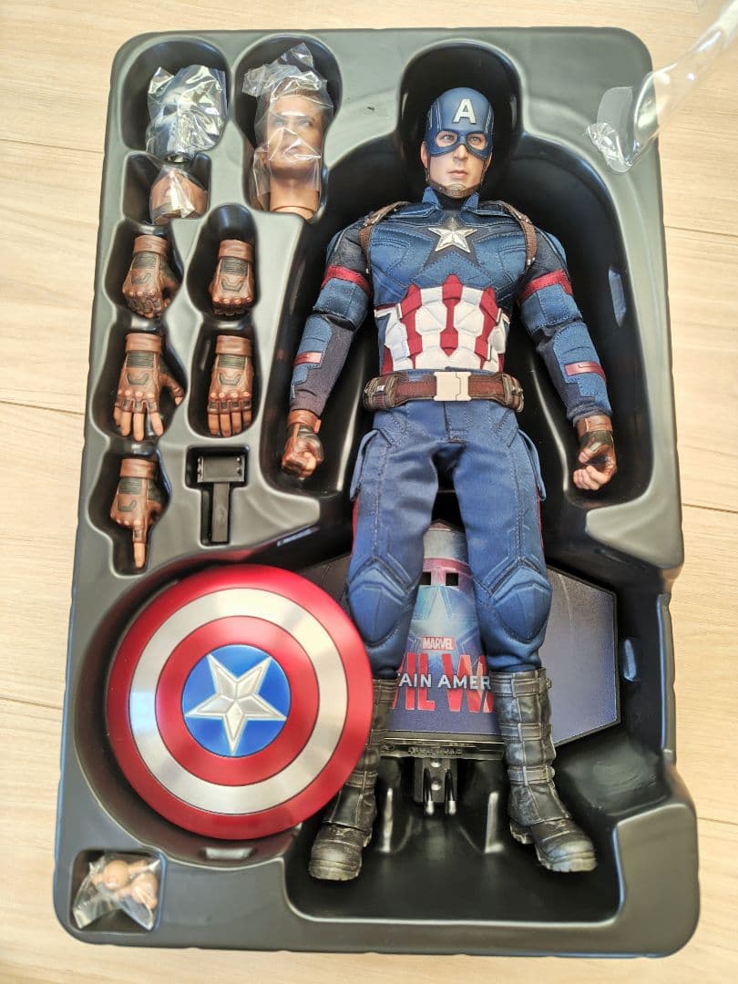 【開封美品】ホットトイズ　シビル・ウォー　キャプテンアメリカ