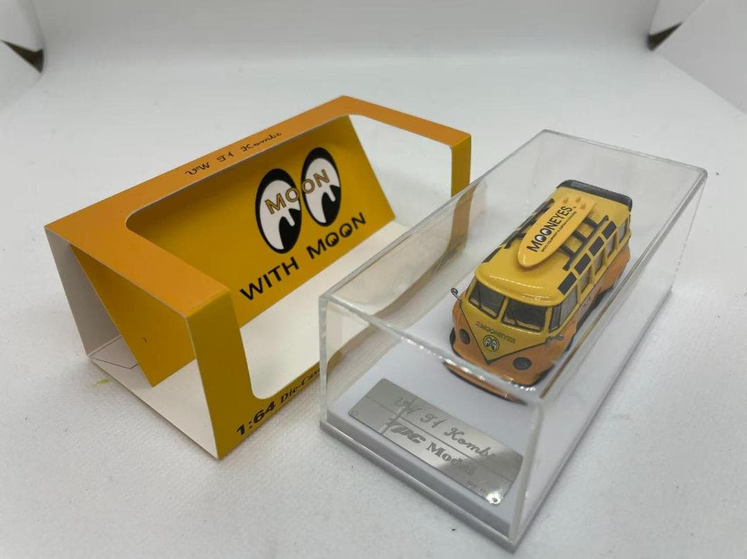 ミニカー 4R-778 TPC 1/64 VW T1 Kombi MOONEYES