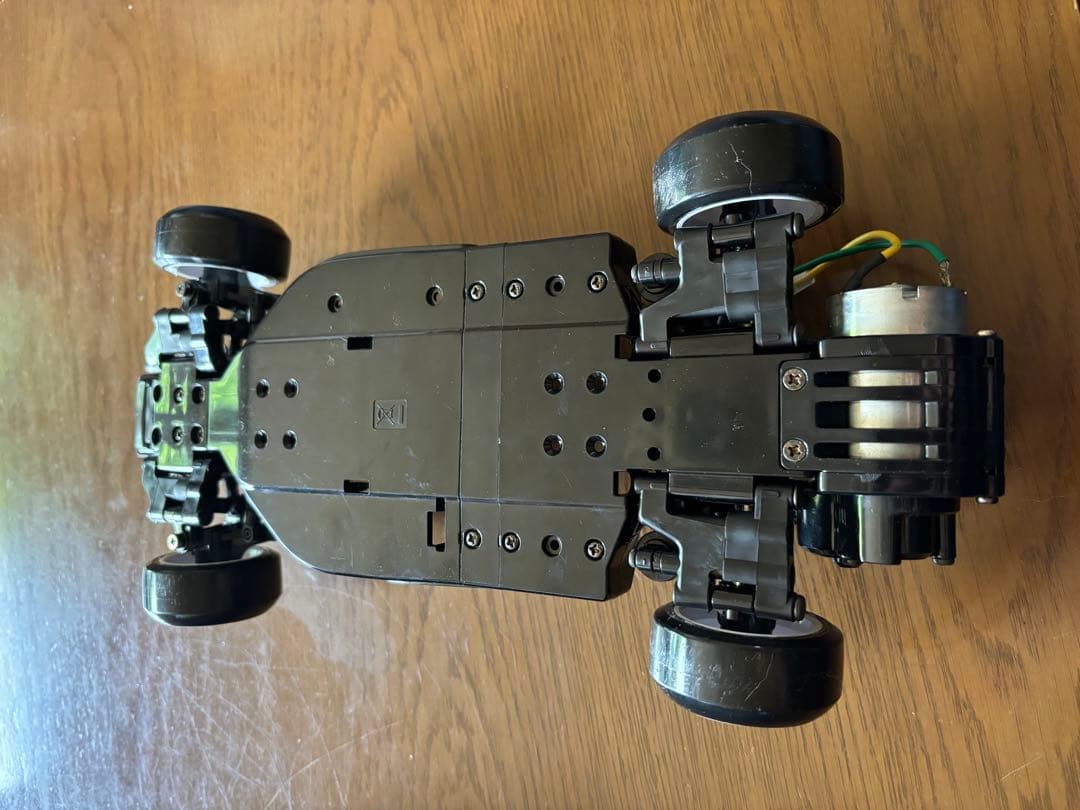 タミヤ　M06 ロードスター未塗装ボディ付き