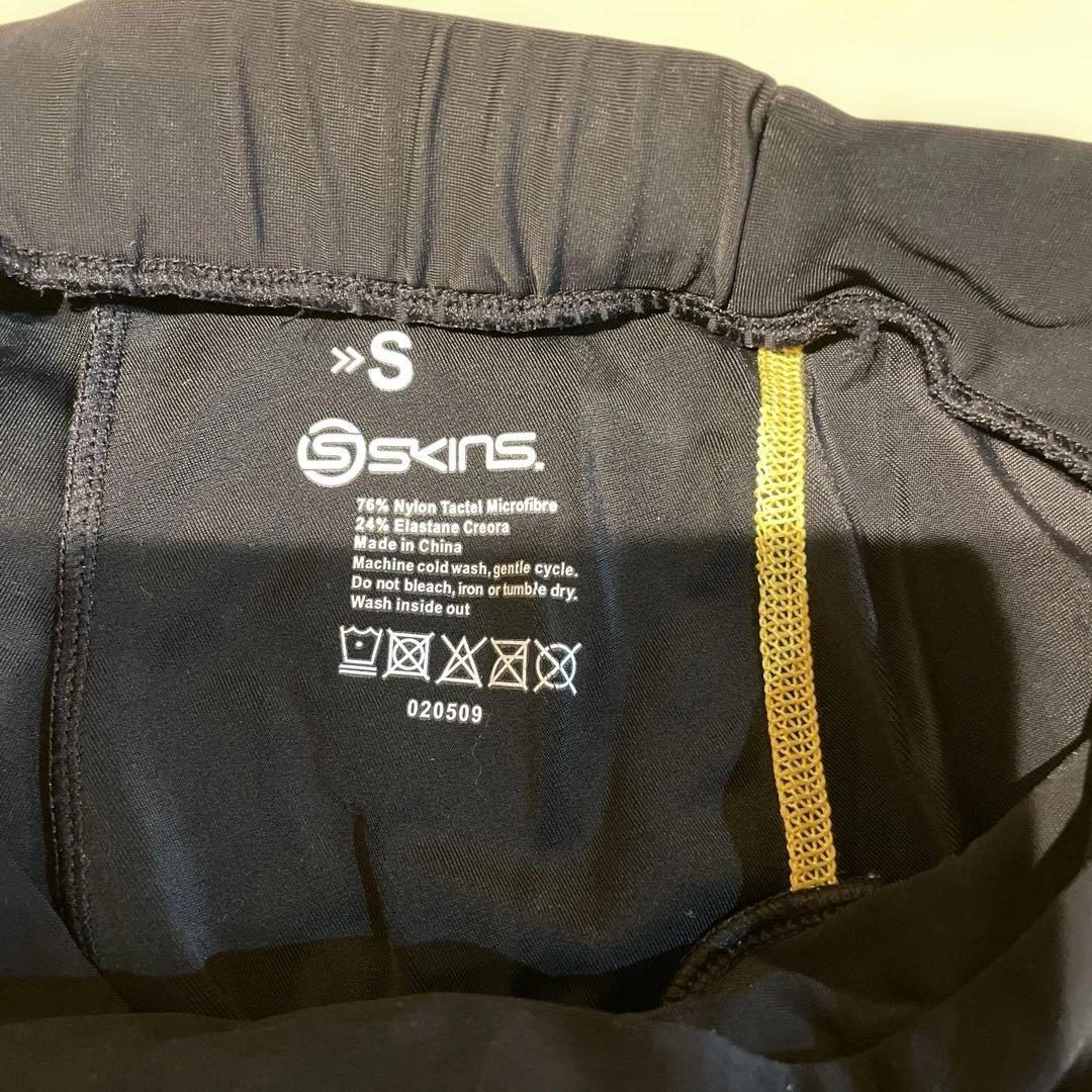 SKINS サイクルウエア　上下セットS グレー/レッド