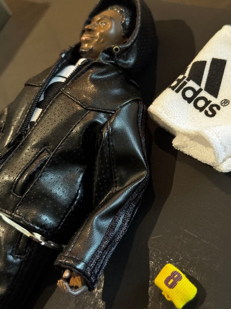 非売品 コービー アディダス KOBE adidas フィギュア 人形