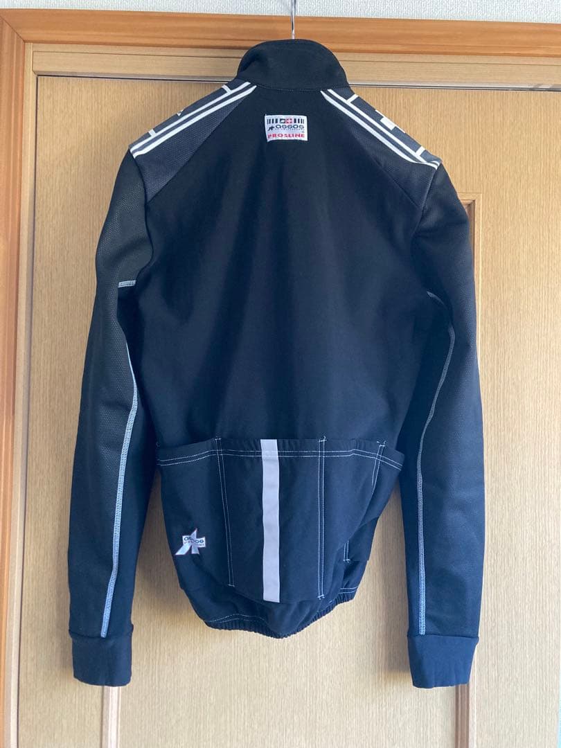 assos ウインタージャケット・ビブパンツ・キャップ・ソックス
