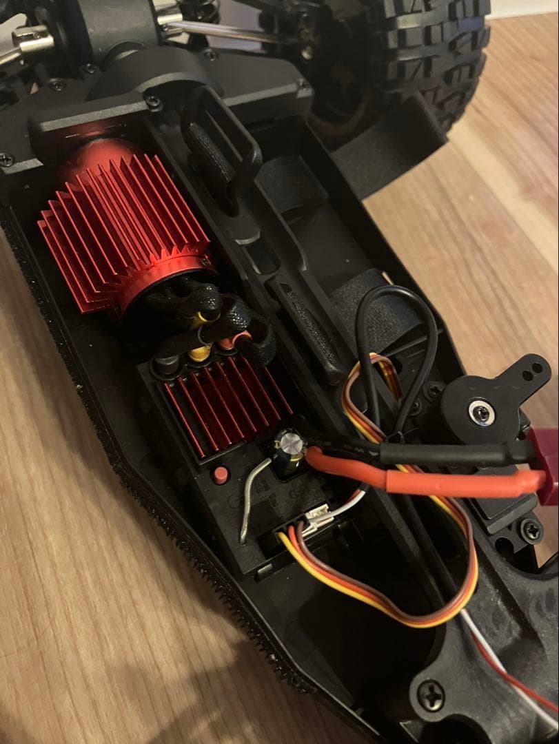 DEERC 200E ラジコン　オフロード　防水加工付き