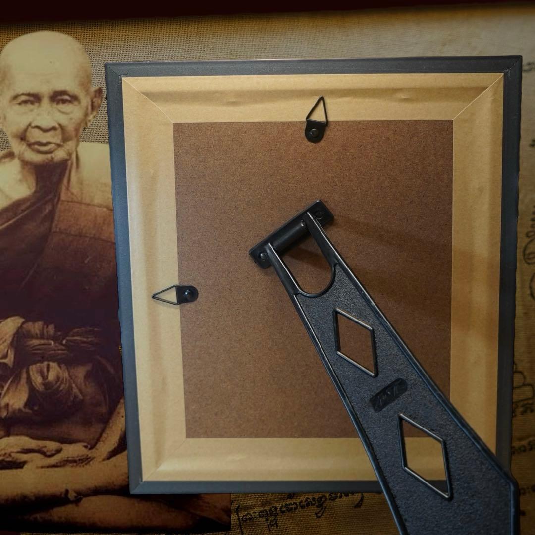 【鑑定書付】奇跡の聖布　超大僧の集結 ルアンプーイアム師の伝説布　プラクルアン