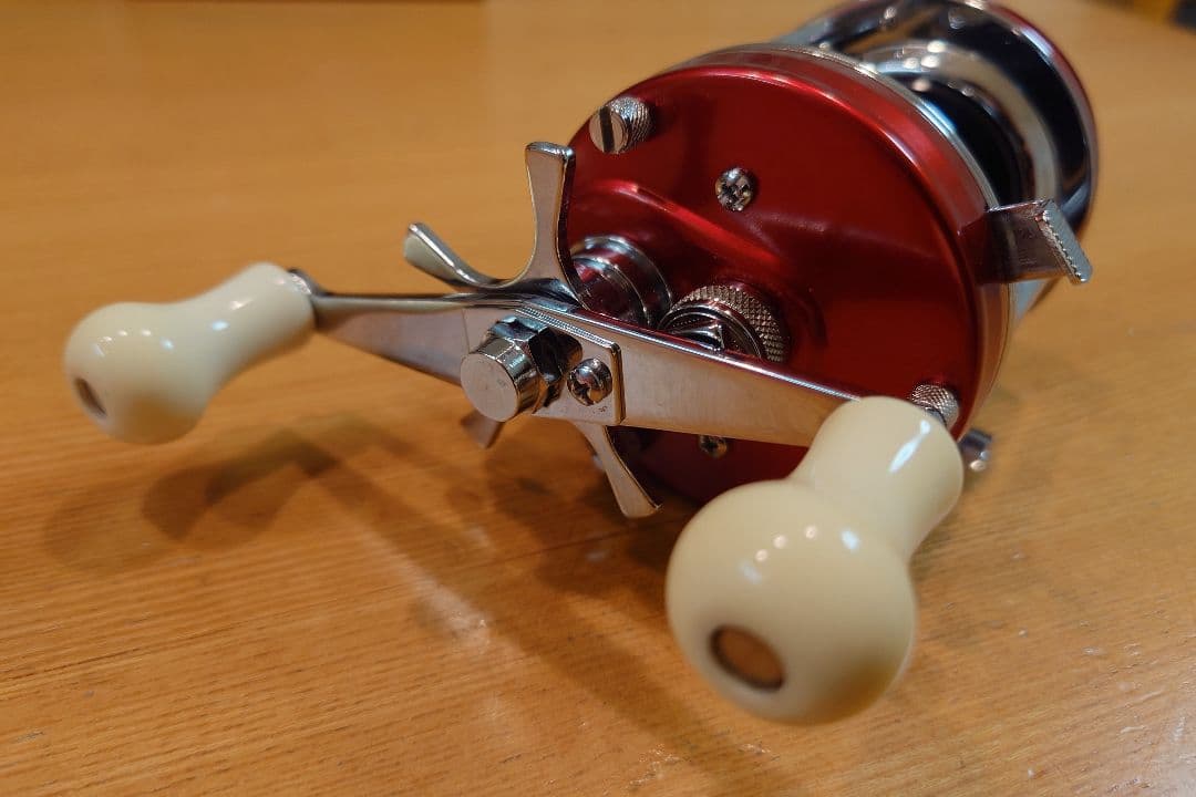 アブ　アンバサダー　6501csロケット 赤　左ハンドル　雷魚　怪魚