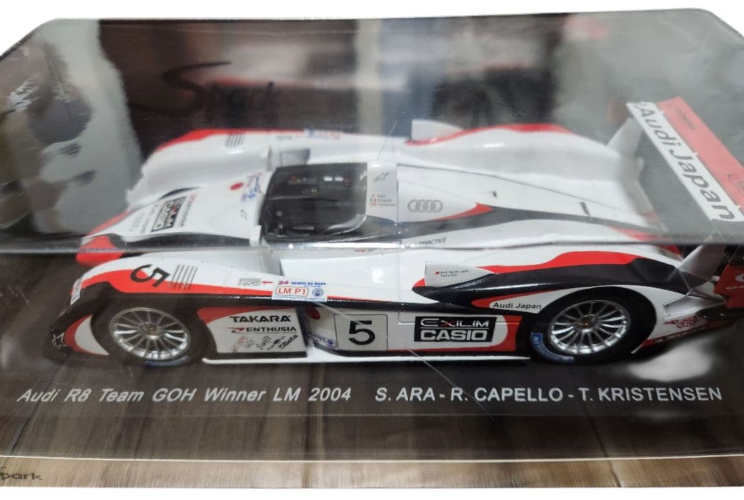 ミニカー 1/18 Audi R8 Team GOH Winner LM 2004