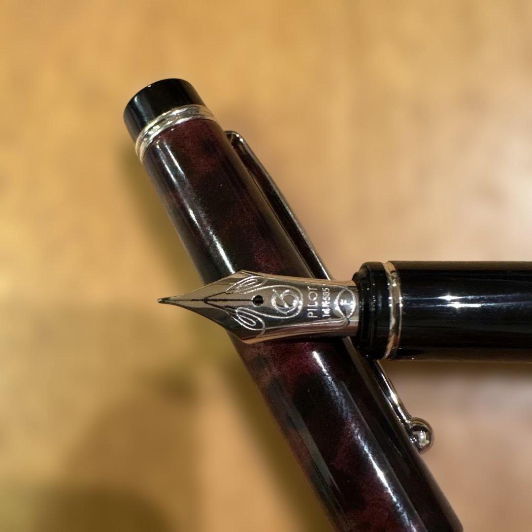 美品　グランセ　ルビーレッド　マーブル　万年筆 細字　１４Ｋ