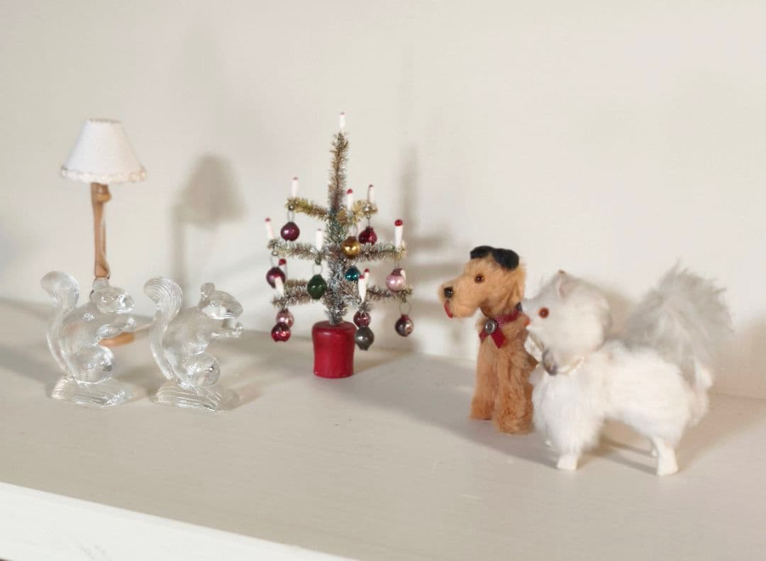 * vintage glass figure ୨୧ * ガラスの リスさん