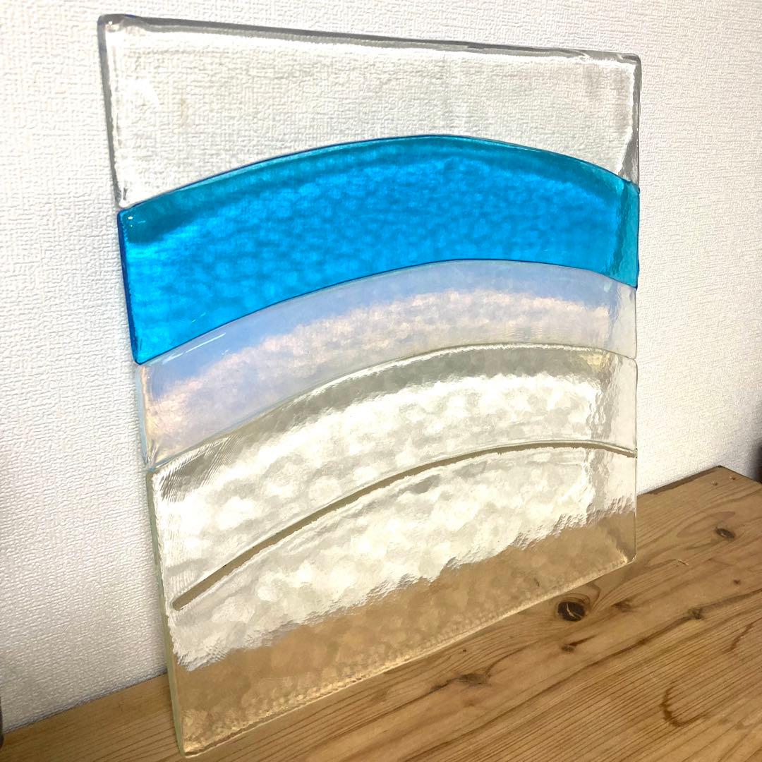 波のステンドグラス