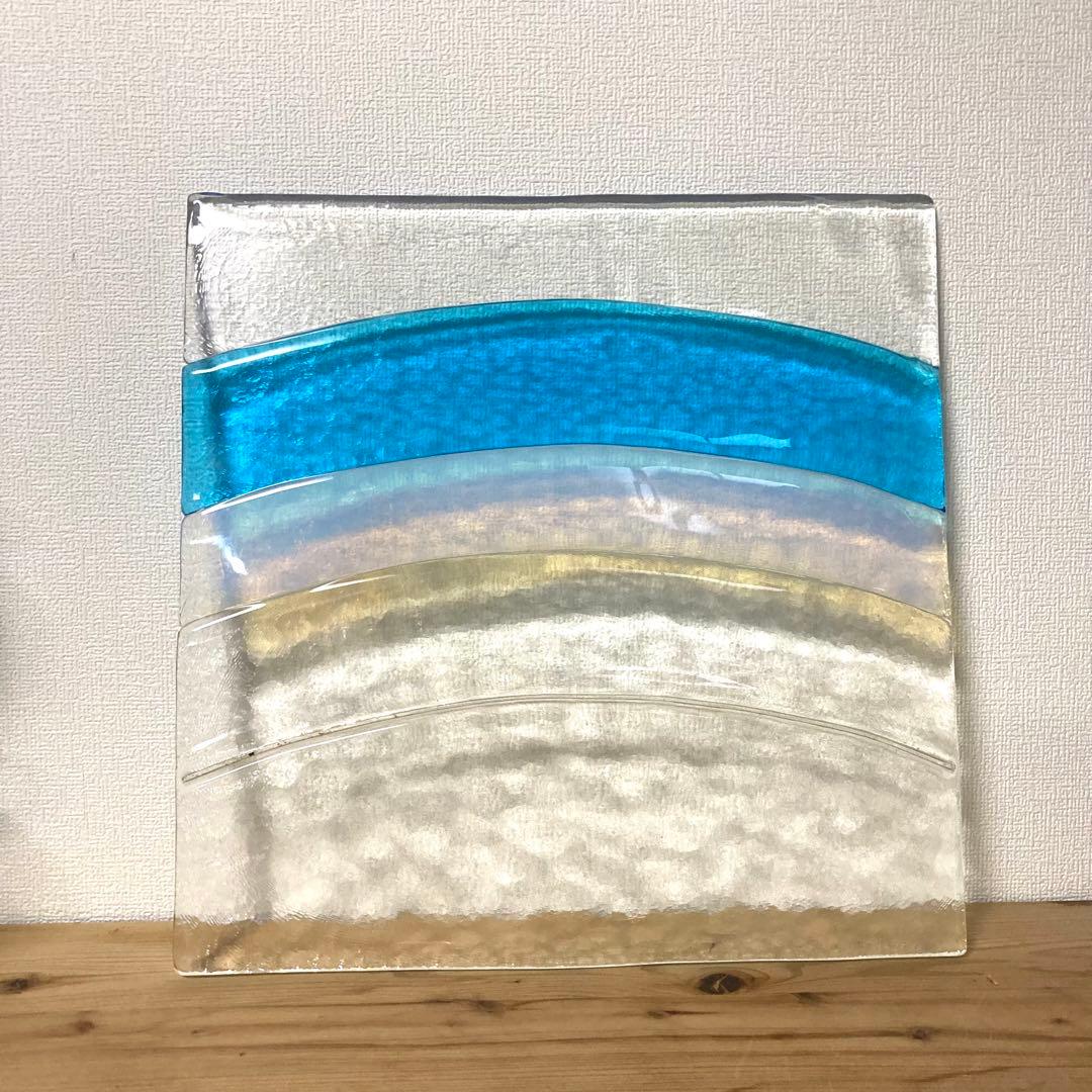 波のステンドグラス