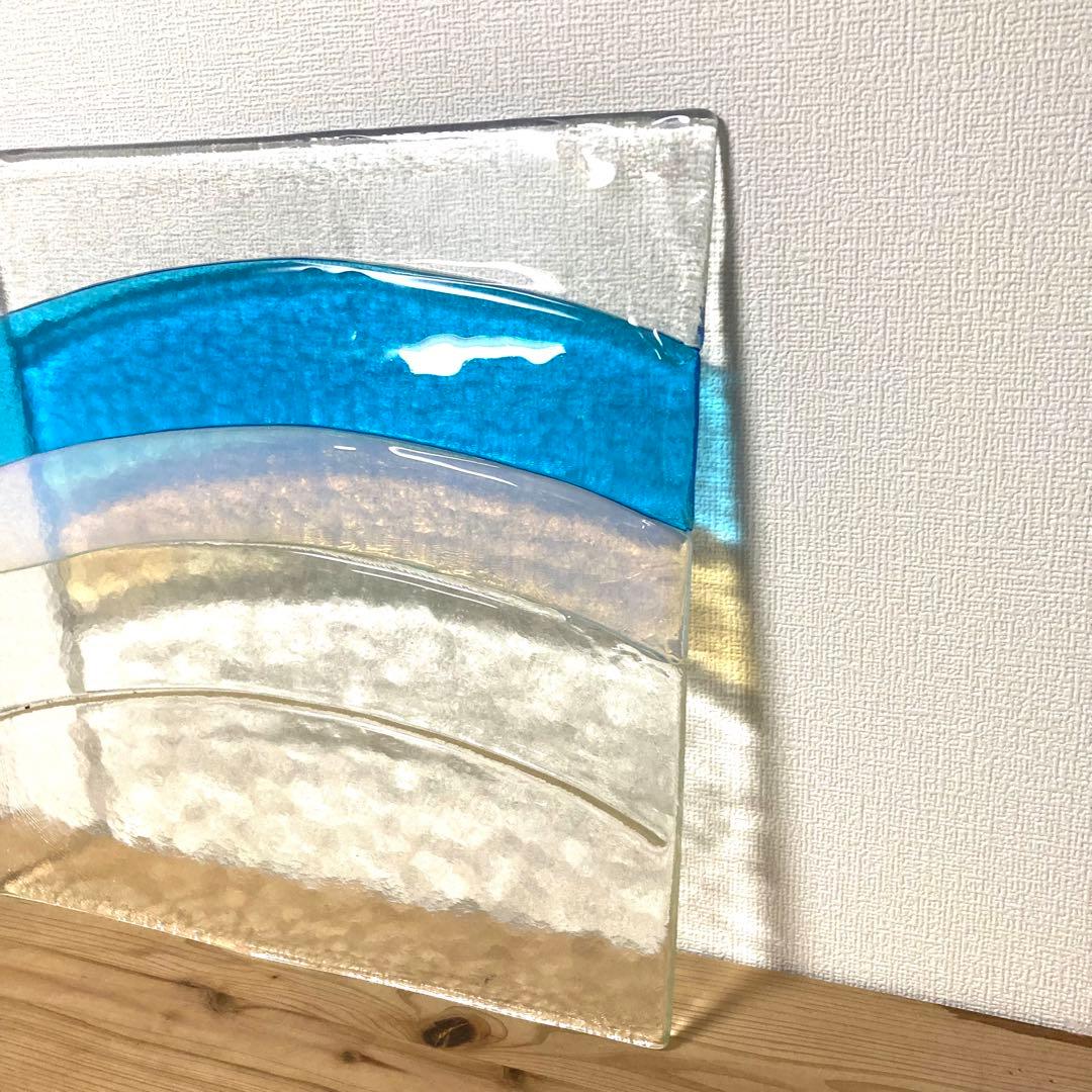 波のステンドグラス