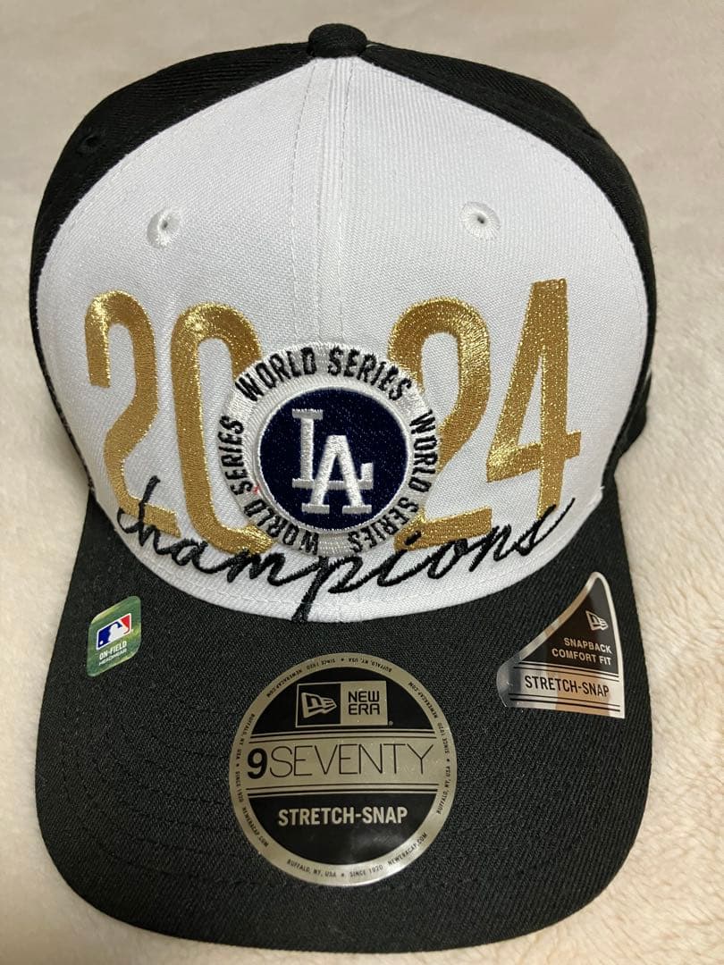 日本未発売　ドジャース デコピン＆大谷サイン刺繍入りチャンピオンキャップ2024
