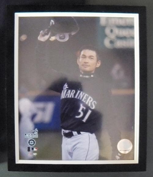 イチロー直筆サイン入り2004年Alternate jersey(額入り)
