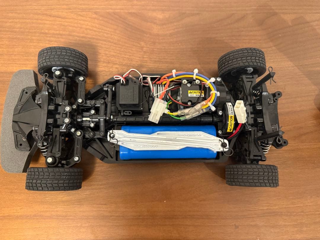 RCカー ブラシモーター、ニッカドバッテリー