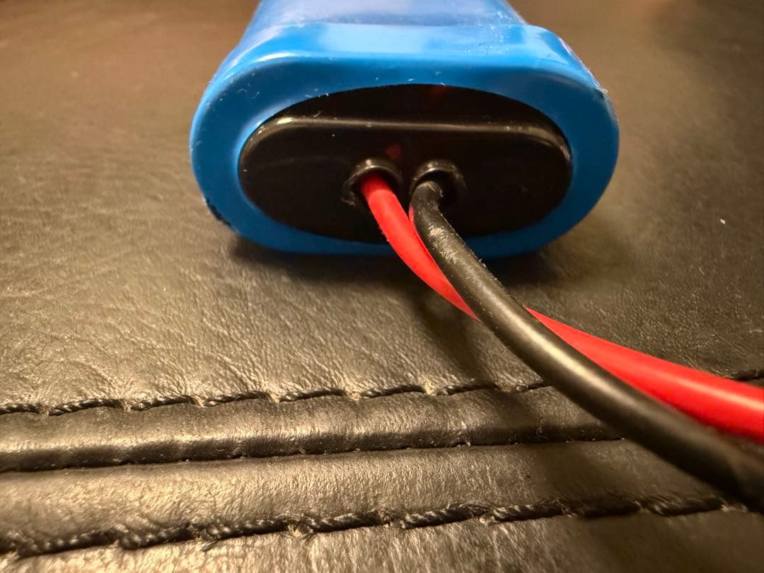 RCカー ブラシモーター、ニッカドバッテリー