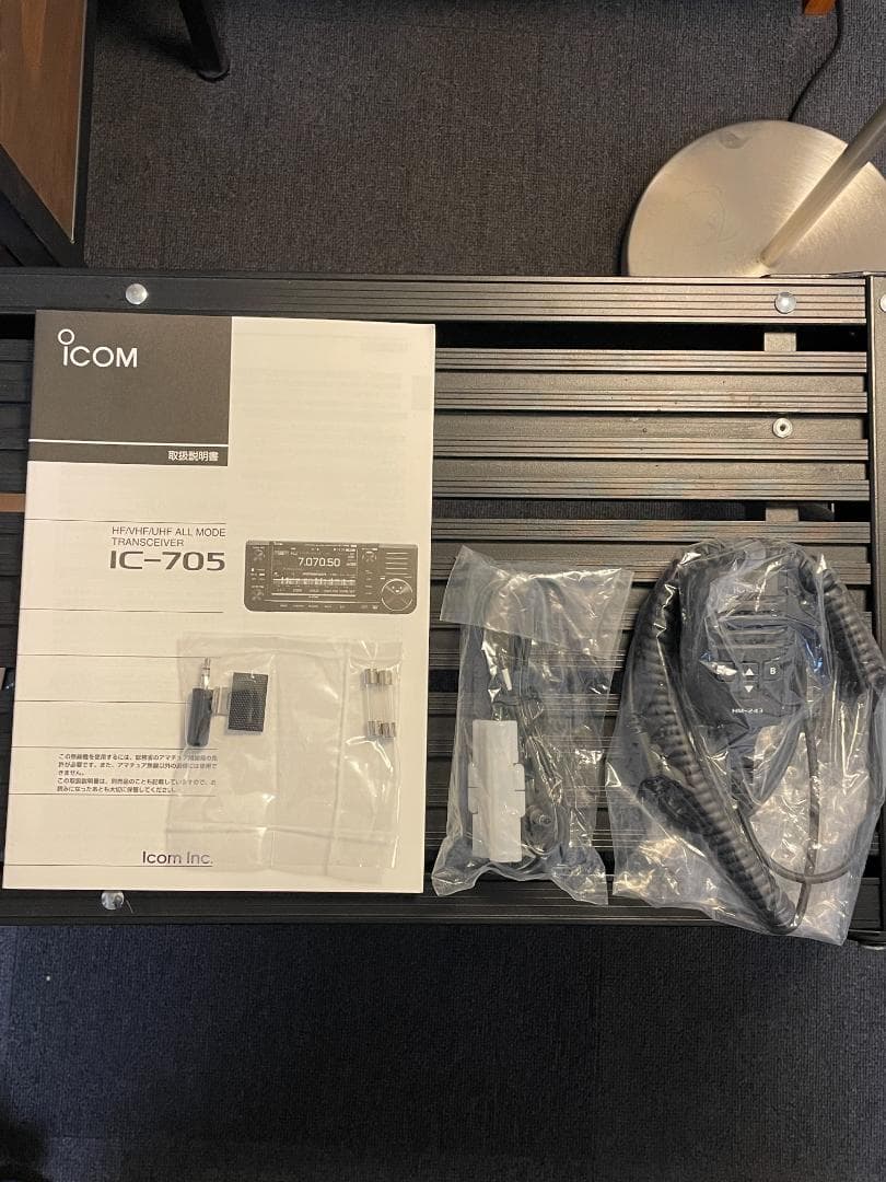 【超美品】ICOM IC-705 （受信改造済）+ CQオームケージ