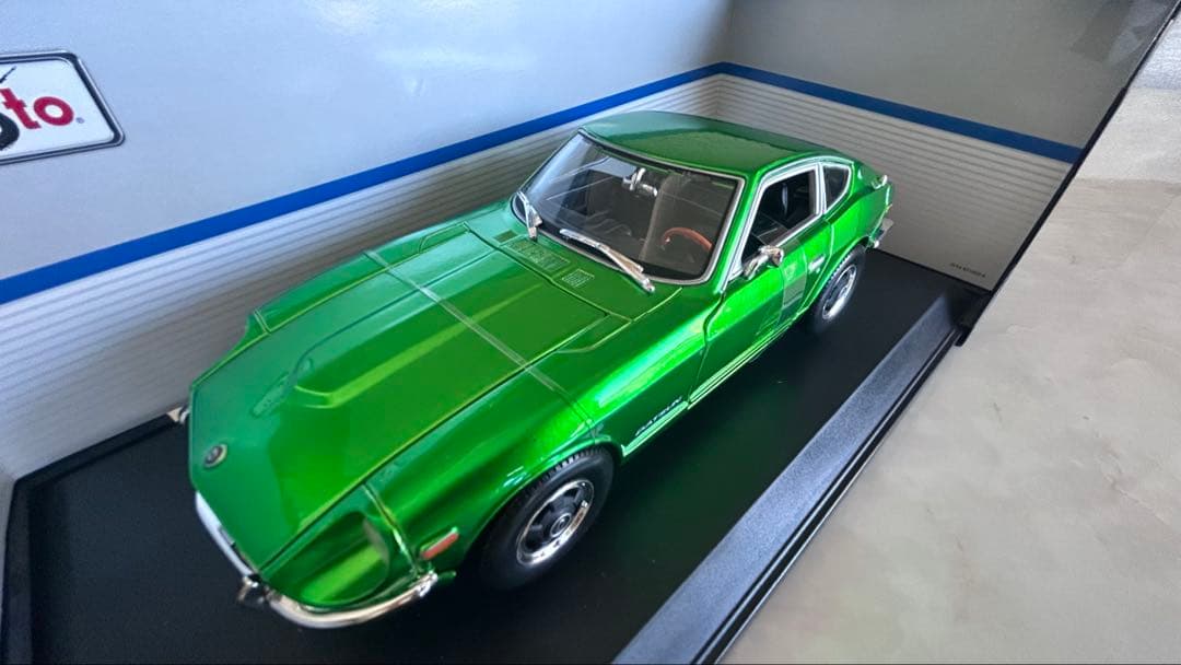 タイムセール！ダットサン 240Z クーペ 1971 グリーン 1/18