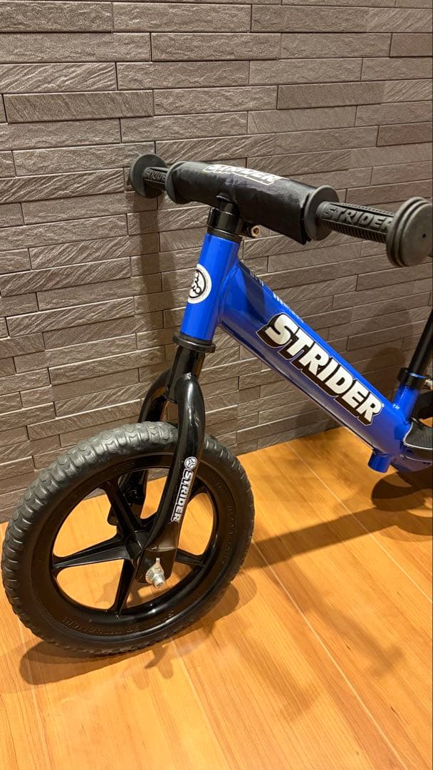 ★【断捨離中】なつ★　ストライダー スポーツモデル 12インチ 青　ブルー