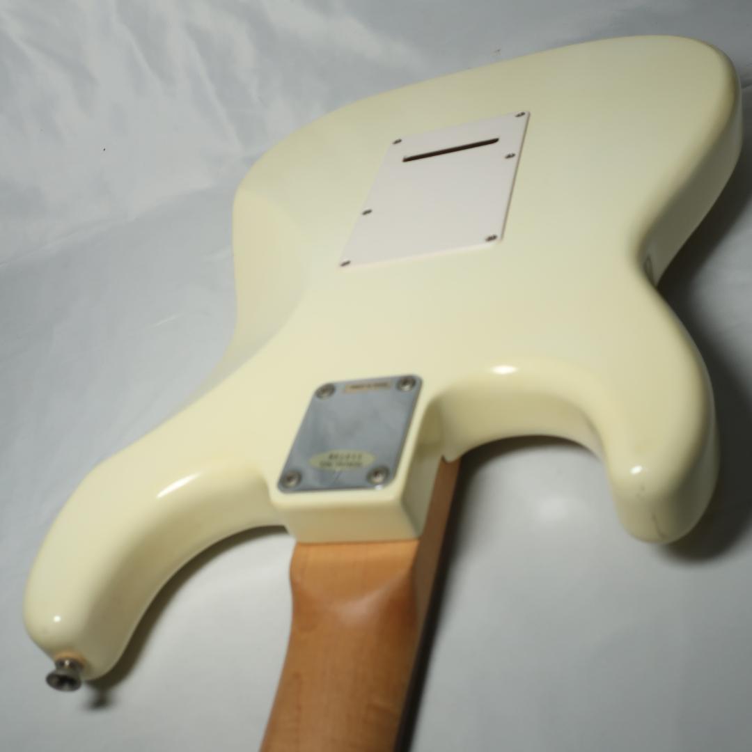 美品 BUSKER'S ストラトキャスタータイプ エレキギター ケース付
