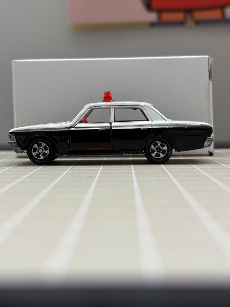 トミカ　黒箱　4　トヨタクラウンパトロールカー　日本製