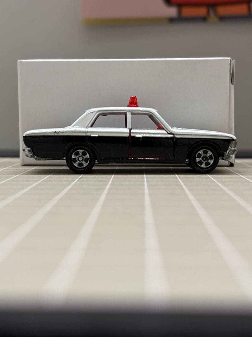 トミカ　黒箱　4　トヨタクラウンパトロールカー　日本製