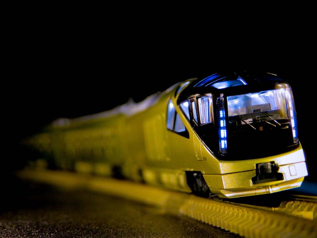 KATO E001形 TRAIN SUITE 四季島【新品,未使用品】
