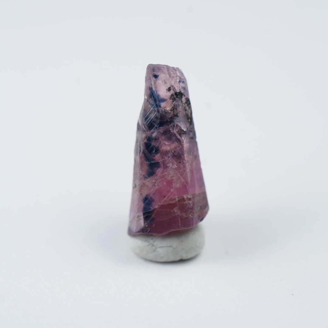 ウインザサファイア結晶　鉱物標本　原石　タンザニア産