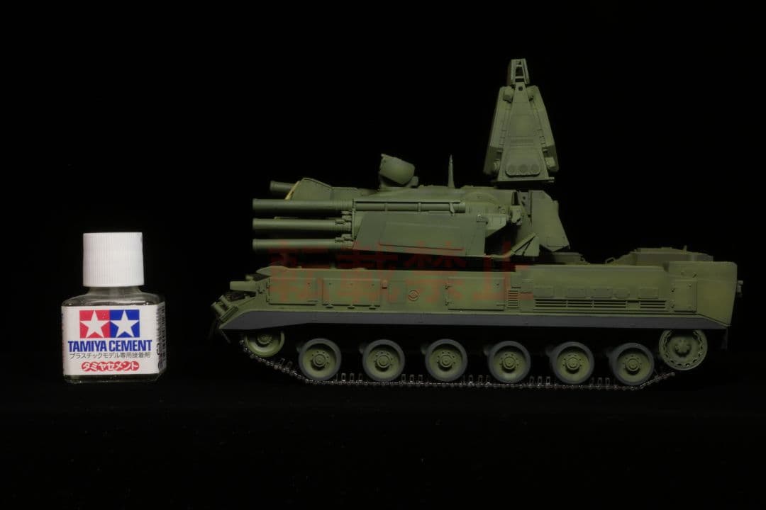 完成品 1/35 ロシア軍 パーンツィリS1 プラモデル トランペッター