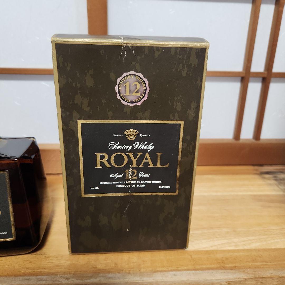 サントリーウイスキーローヤル12年700ml