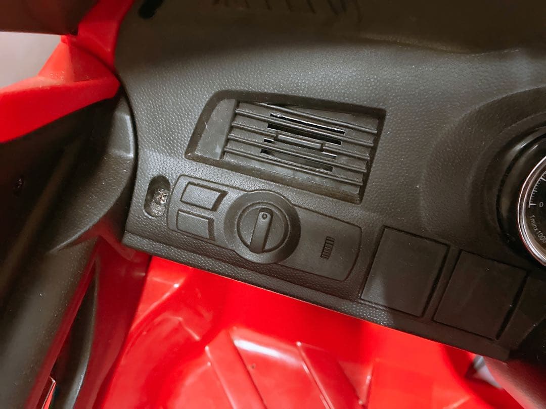  6 GT 電動乗用カー キッズカー 乗用玩具 レッド 正規デザイン