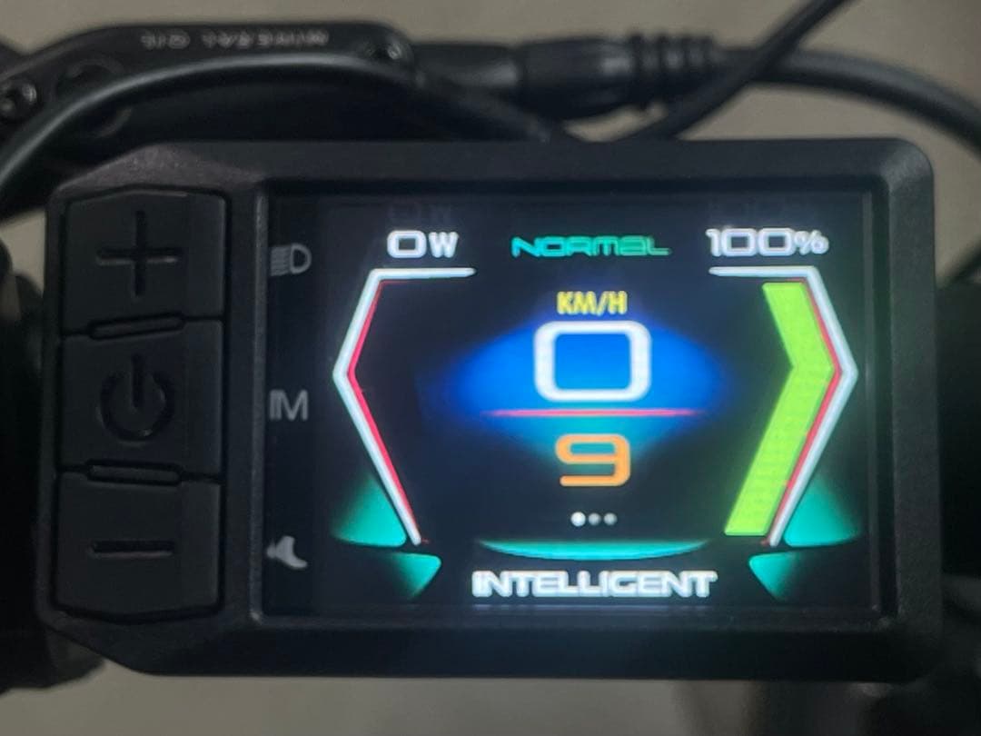 ￼MATE-X city 1.0用 大型カラー ディスプレイ 41km