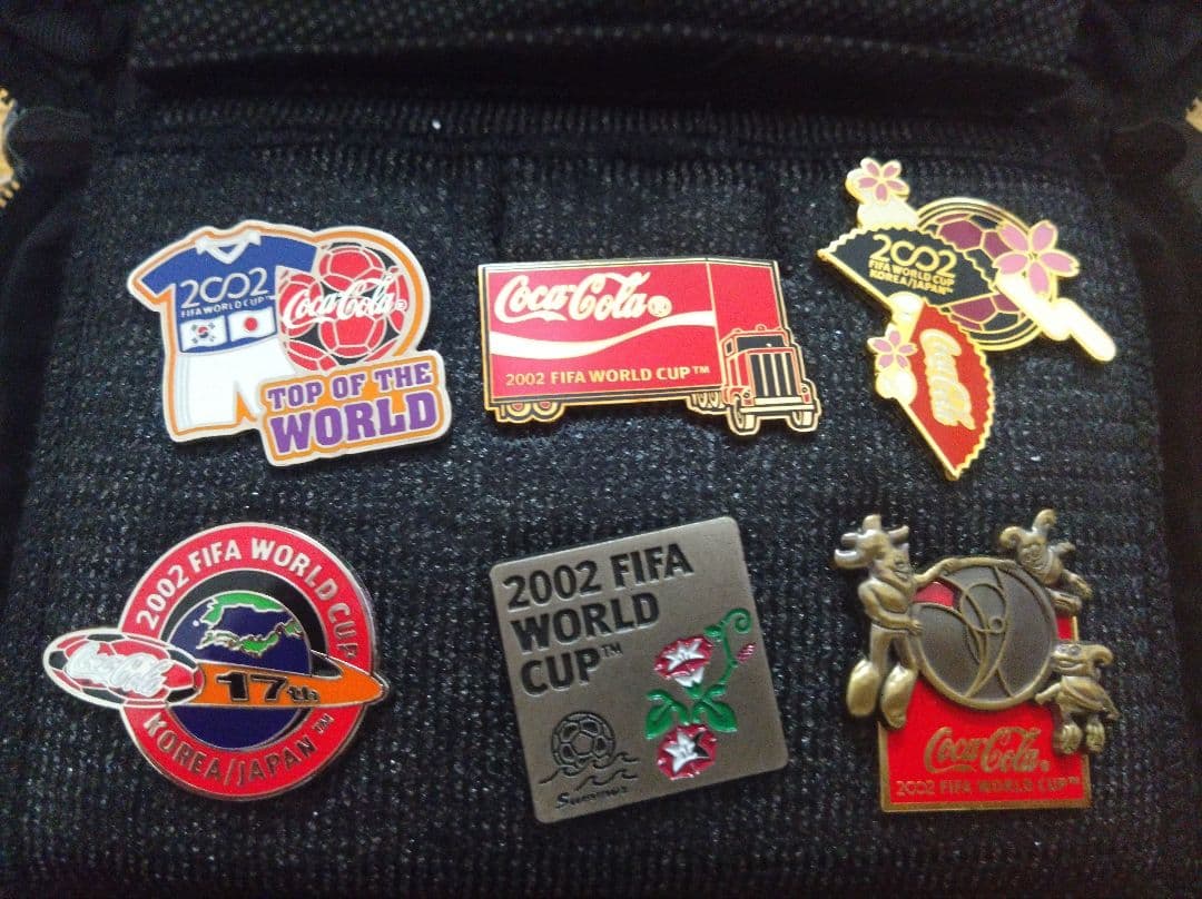 ピンバッジセット ケース付 サッカー2002日韓W杯